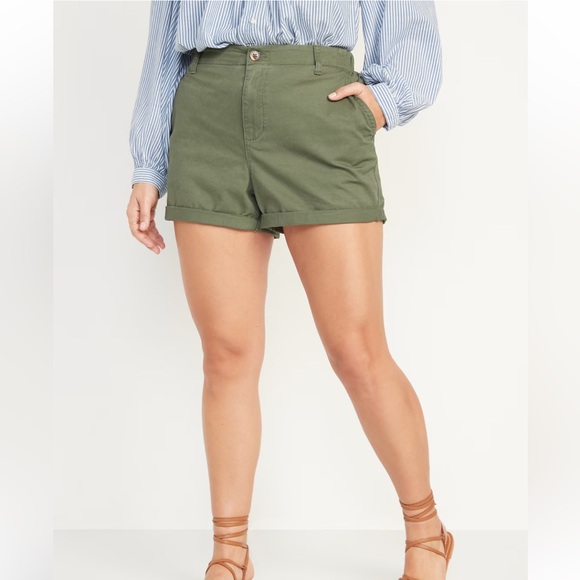 Old Navy Pants - NEW Old Navy high waisted pull on chino shorts women’s 4X 28 30